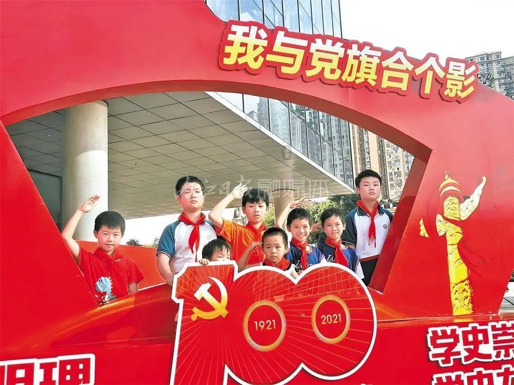 小萌妹的甜美装扮
